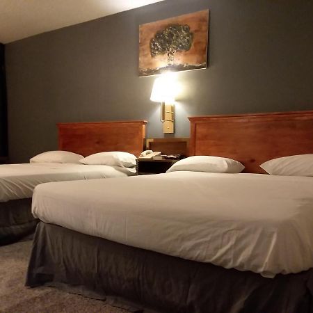 Americas Best Value Inn Laramie Bagian luar foto