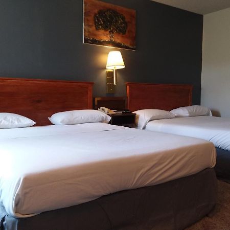 Americas Best Value Inn Laramie Bagian luar foto