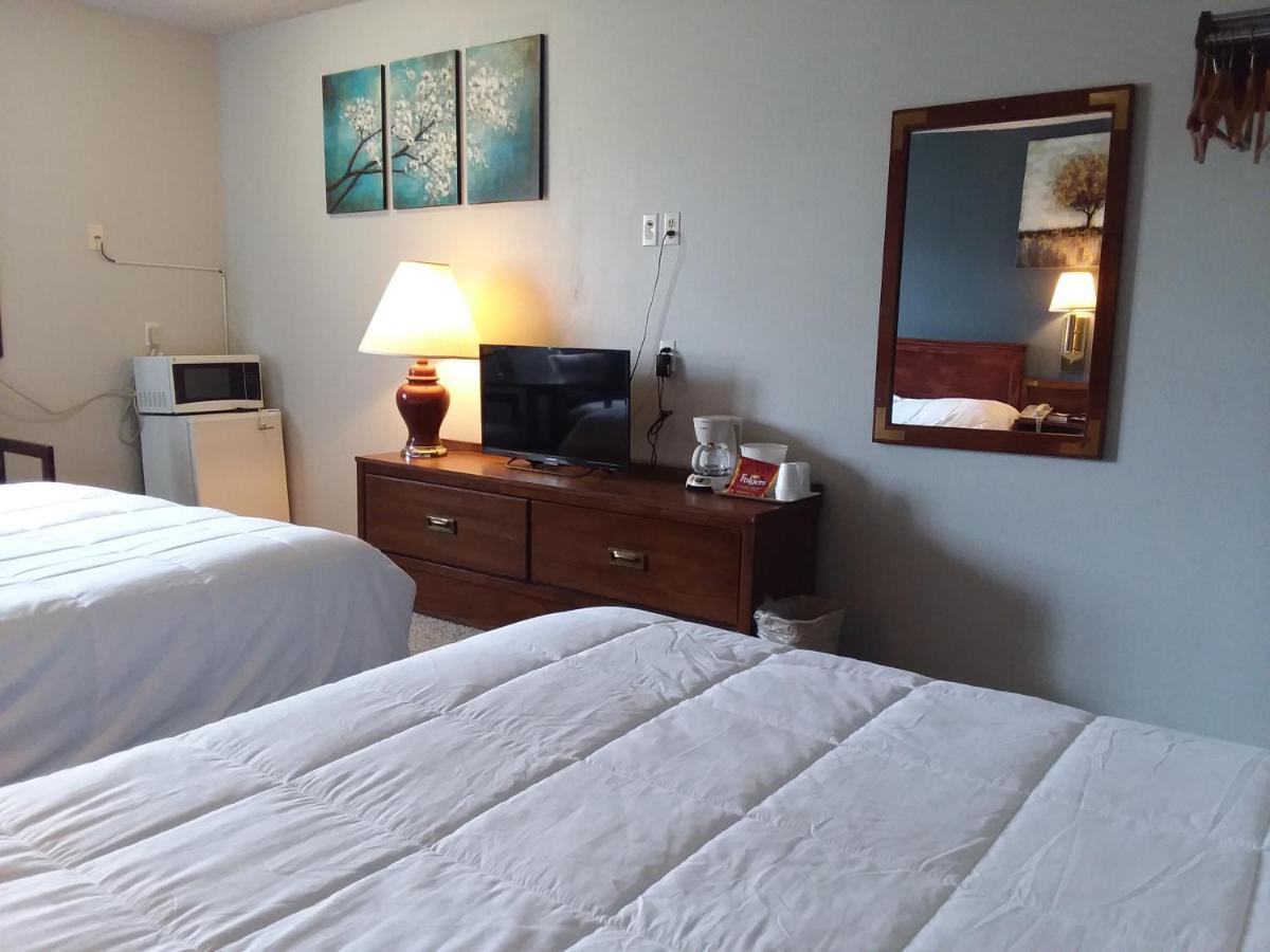 Americas Best Value Inn Laramie Bagian luar foto