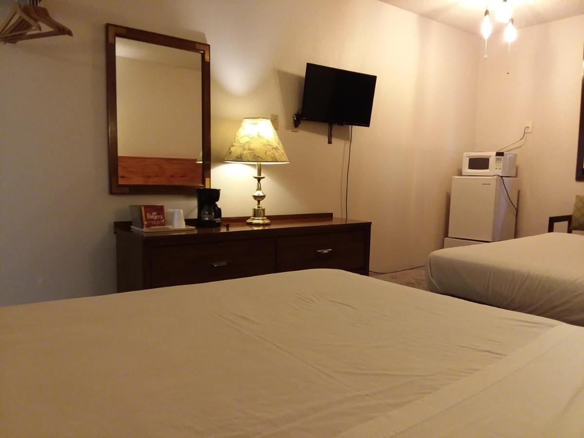 Americas Best Value Inn Laramie Bagian luar foto